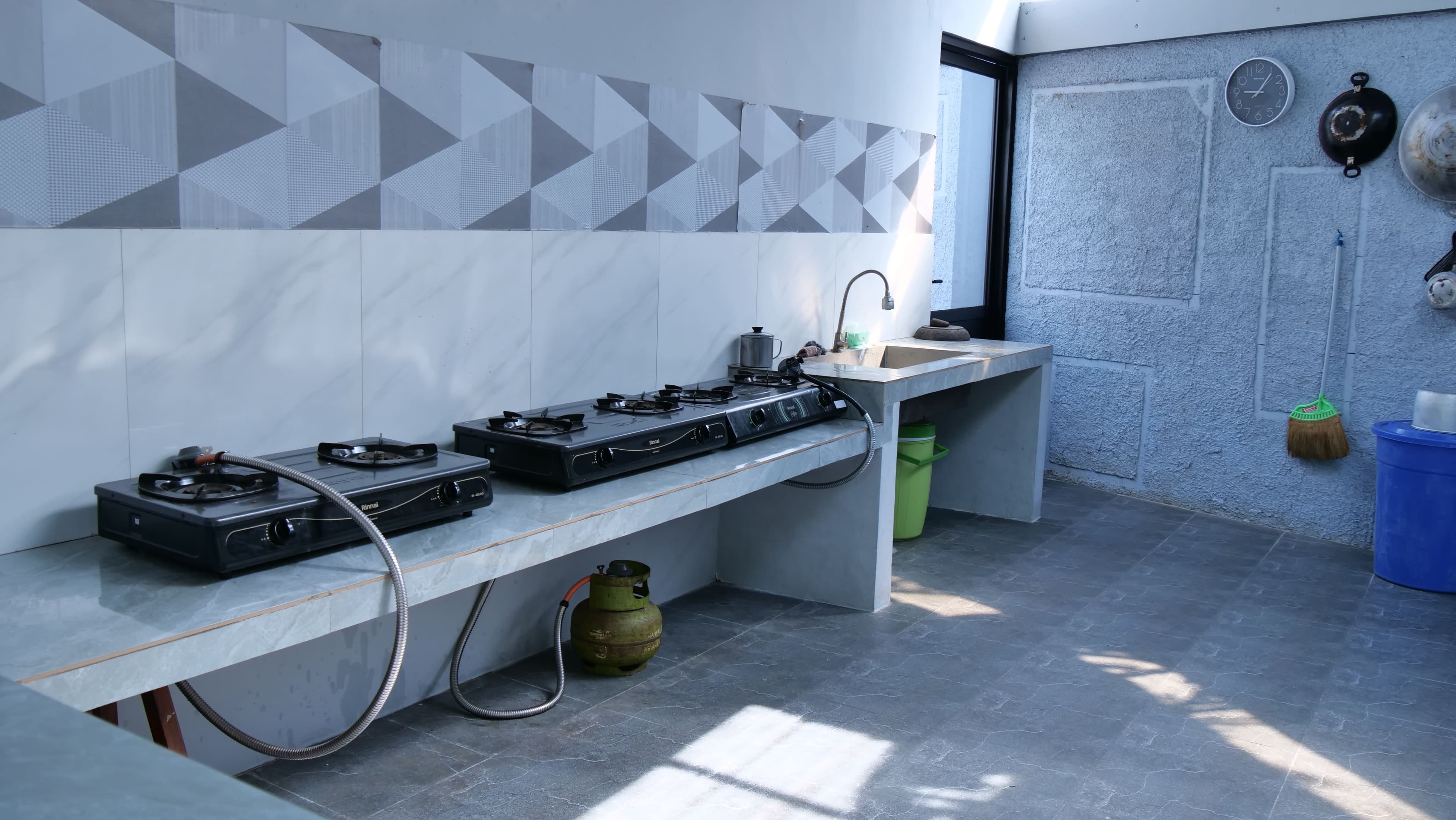 Fasilitas dapur santri putri Pesantren Gratis Klaten